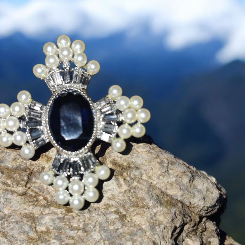 Elegant Silver and Pearl Brooch